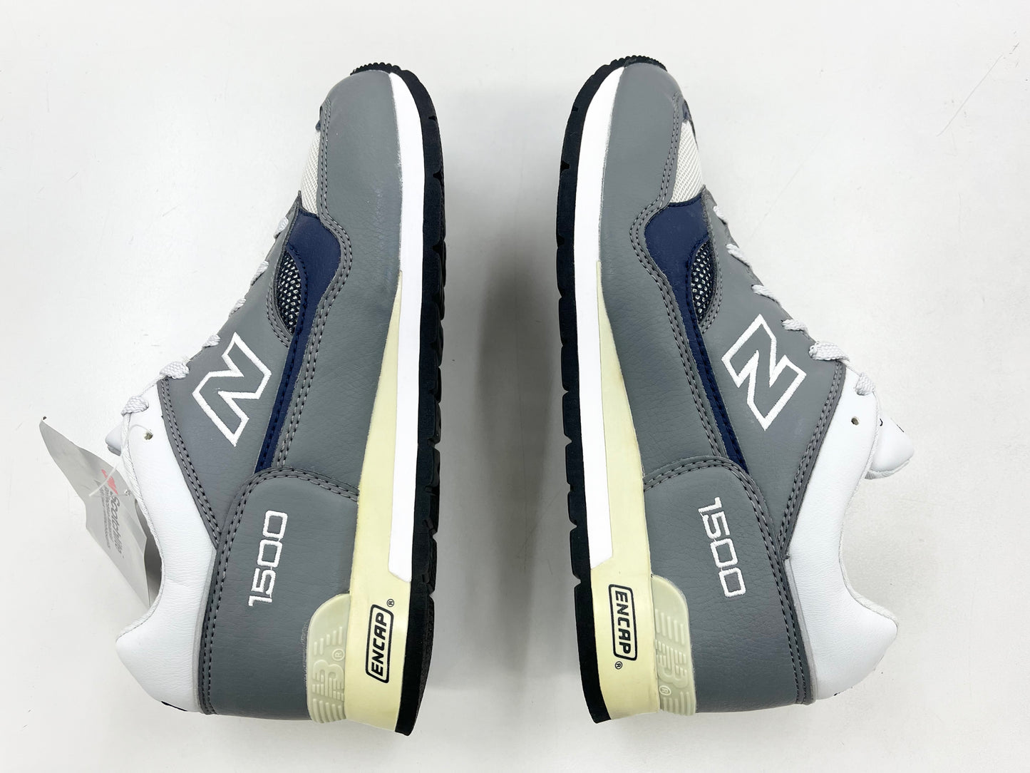 SZ 6 Men. New Balance 1500 Grey.