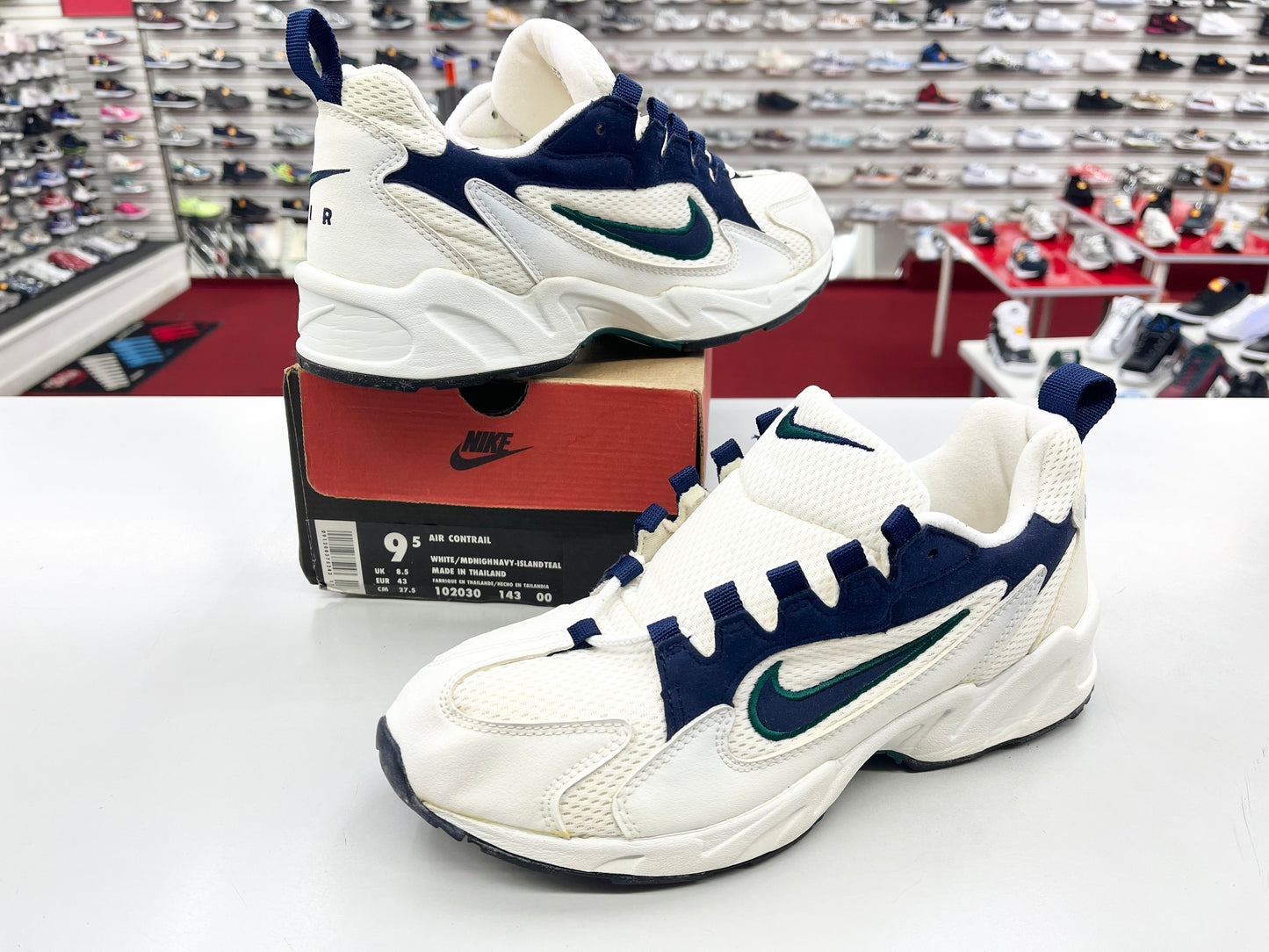 SZ 9.5 Men. 1996 Nike Air Contrail White Teal.