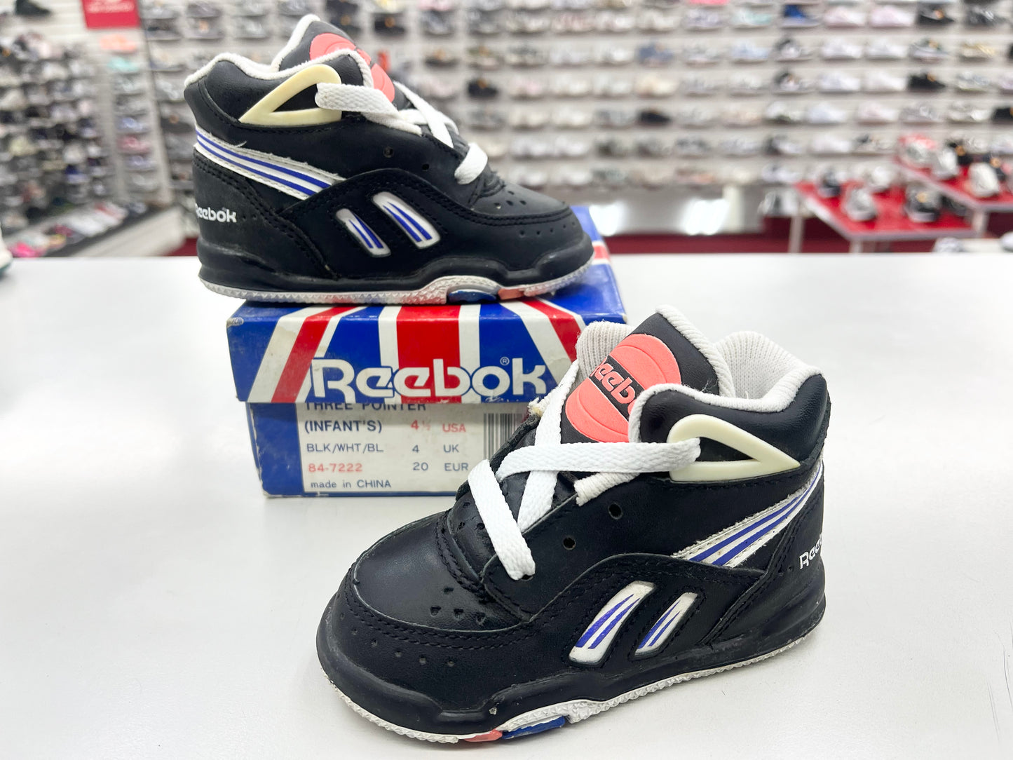 SZ 4.5C. 90’s Baby Reebok Pump Three Pointer.