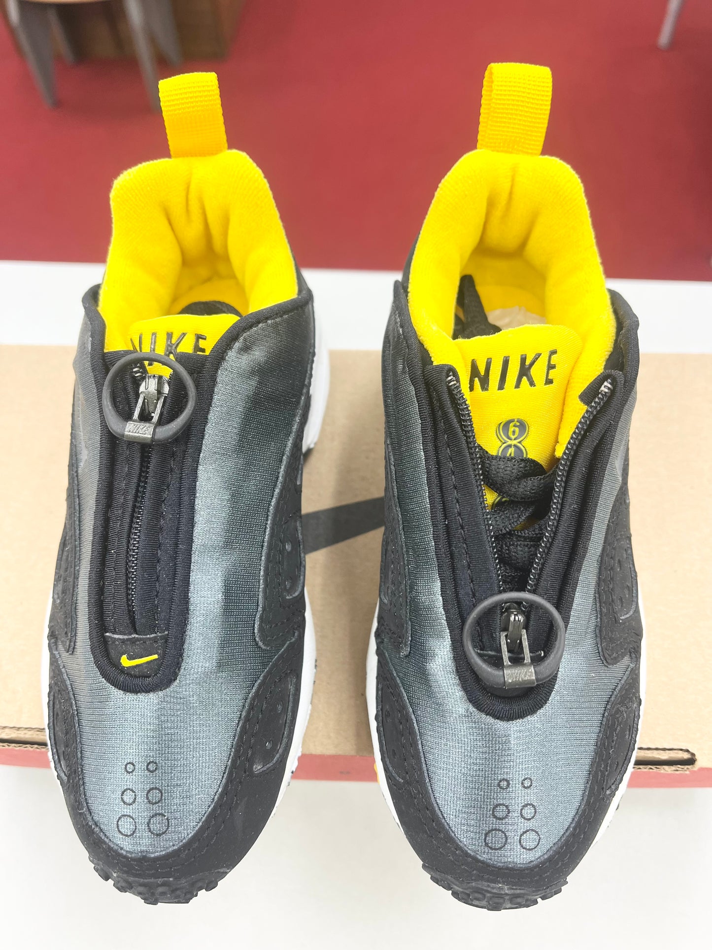 SZ 10.5C. 1999 Kids Nike Sunder Max BP.