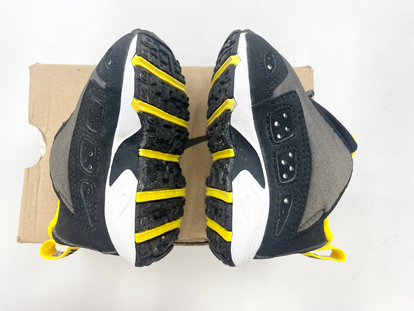 SZ 2.5C. 1999 Baby Nike Sunder Max.