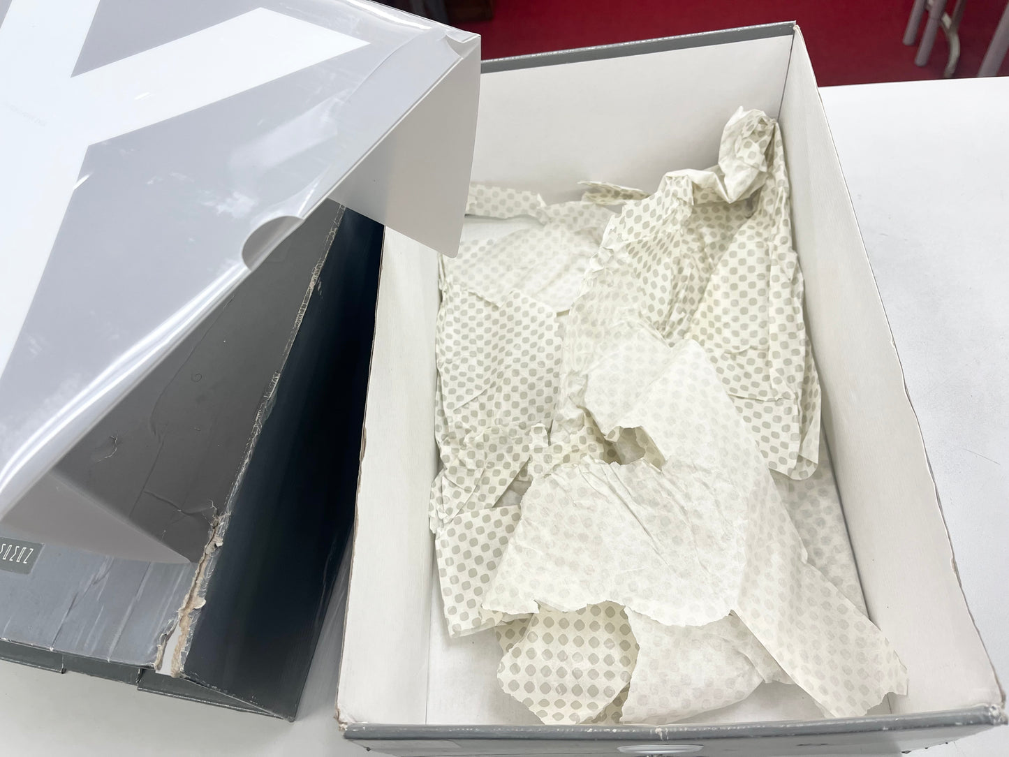 SZ 12 Men. 2010 Jordan XI Cool Grey.