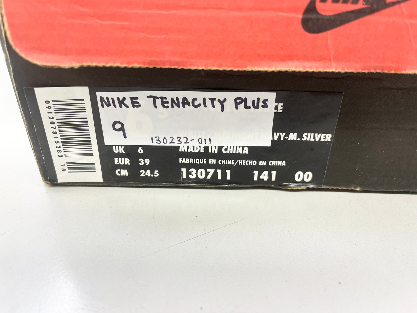 SZ 9 Men. 1995 Nike Tenacity Plus Black Royal.