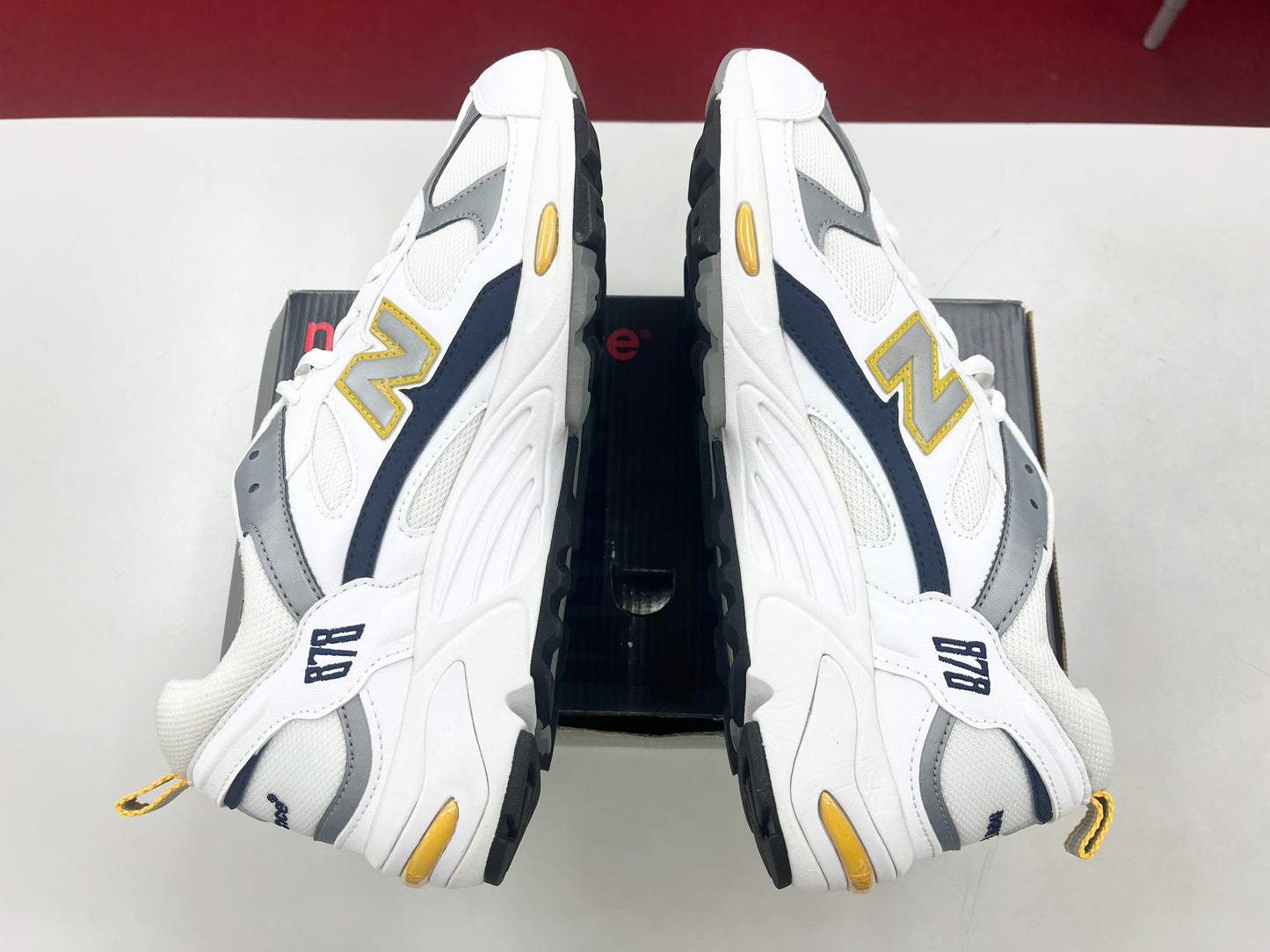 SZ: 10 Men. 90’s New Balance CM878WN white navy maize.