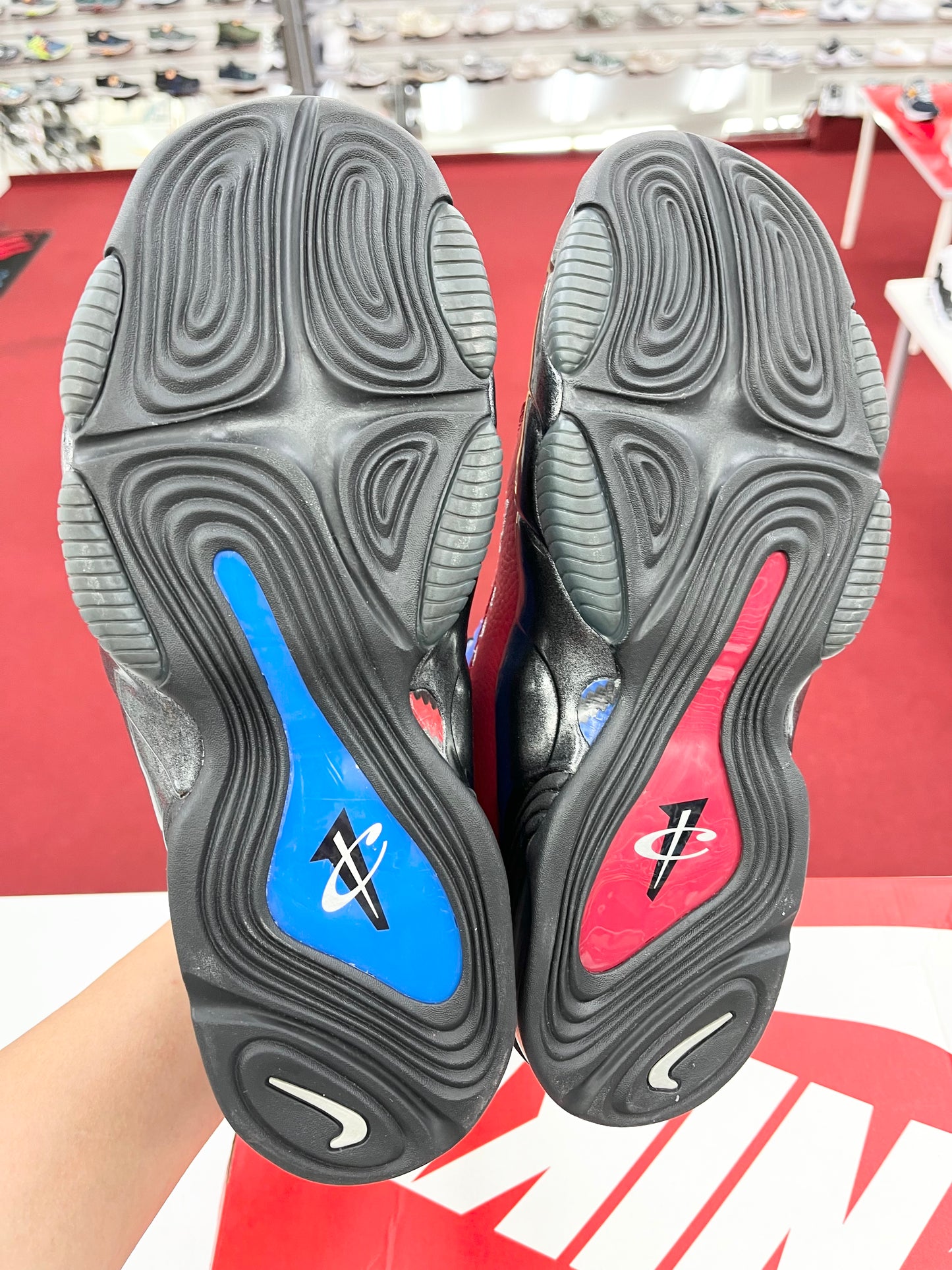 SZ 9 Men. PreOwned 2022 Nike Air Penny III.