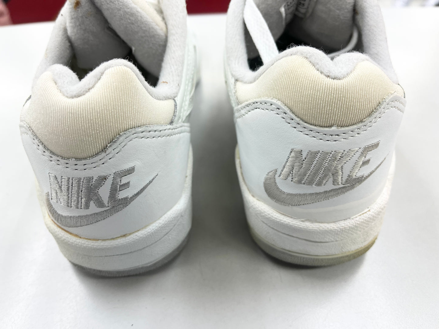 SZ 7 Men. 1991 Nike Court Force Low.