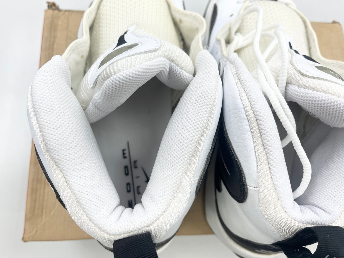SZ 8 Men. 1997 Nike Air Hawk Flight.
