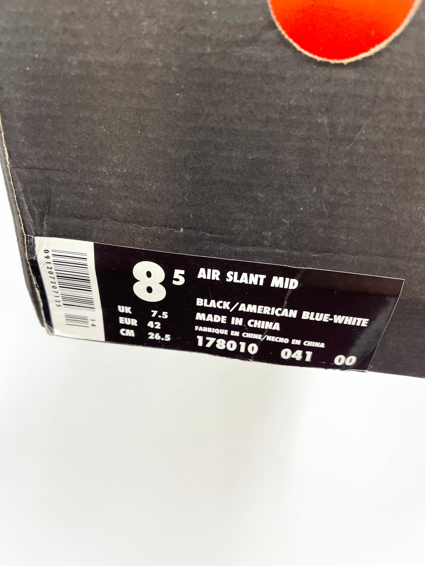 SZ 8.5 Men. 1996 Nike Air Slant Mid.