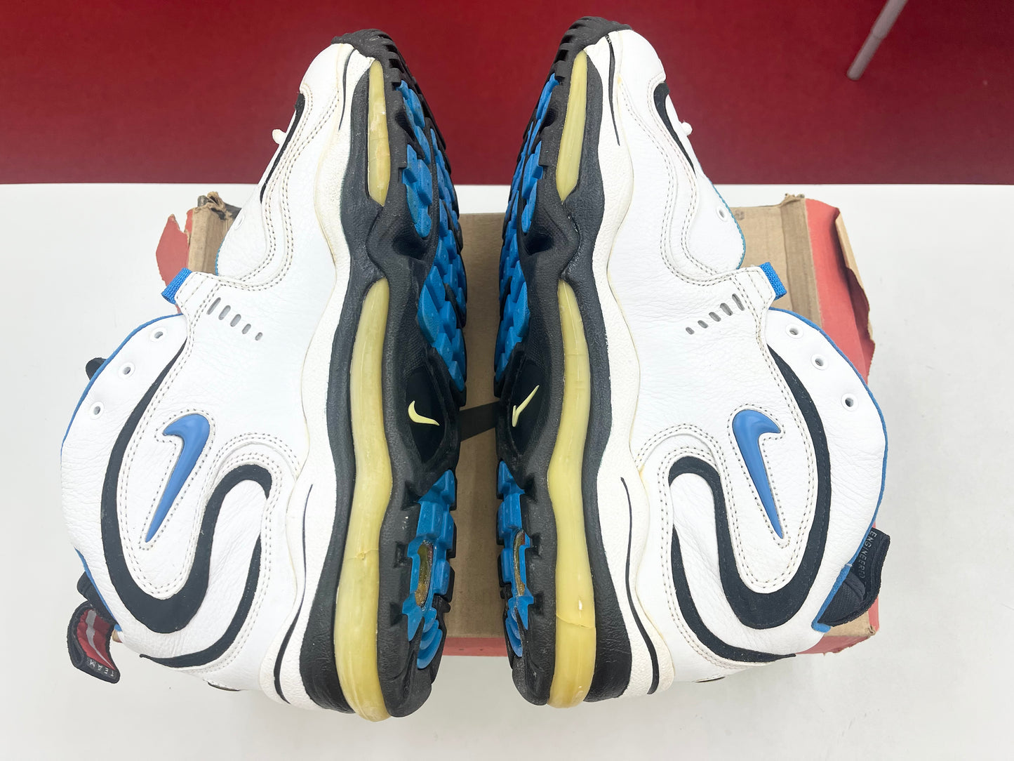 SZ 12 Men. 1998 Nike Total Air Bus aka Jerome Bettis.