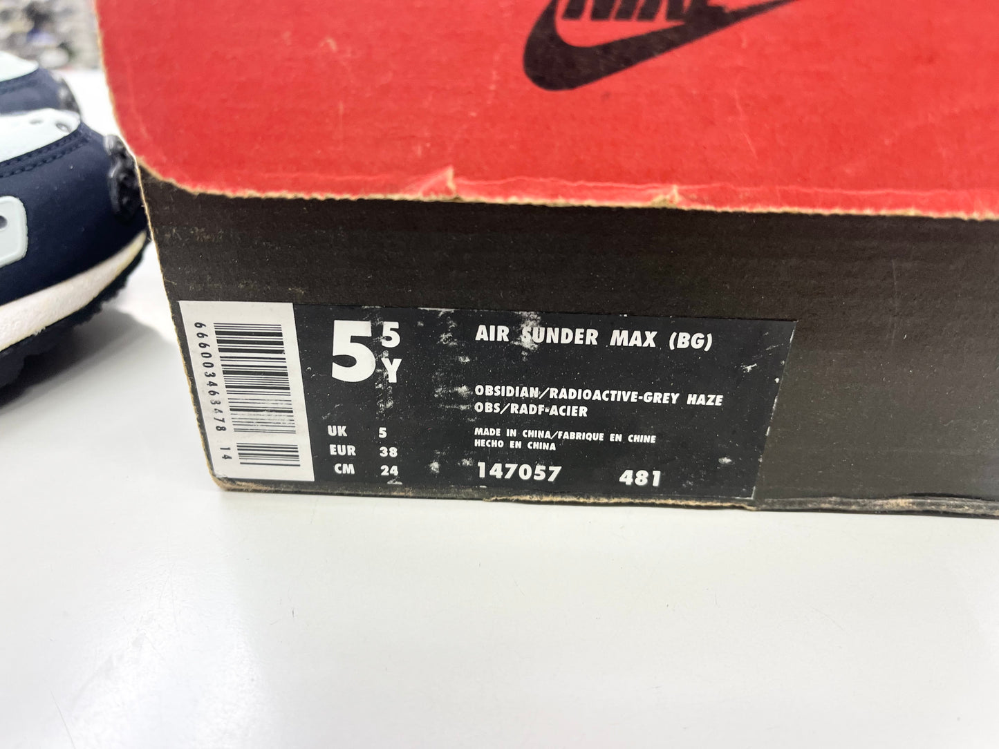 SZ 5.5Y. 1999 Kids Nike Air Sunder Max.
