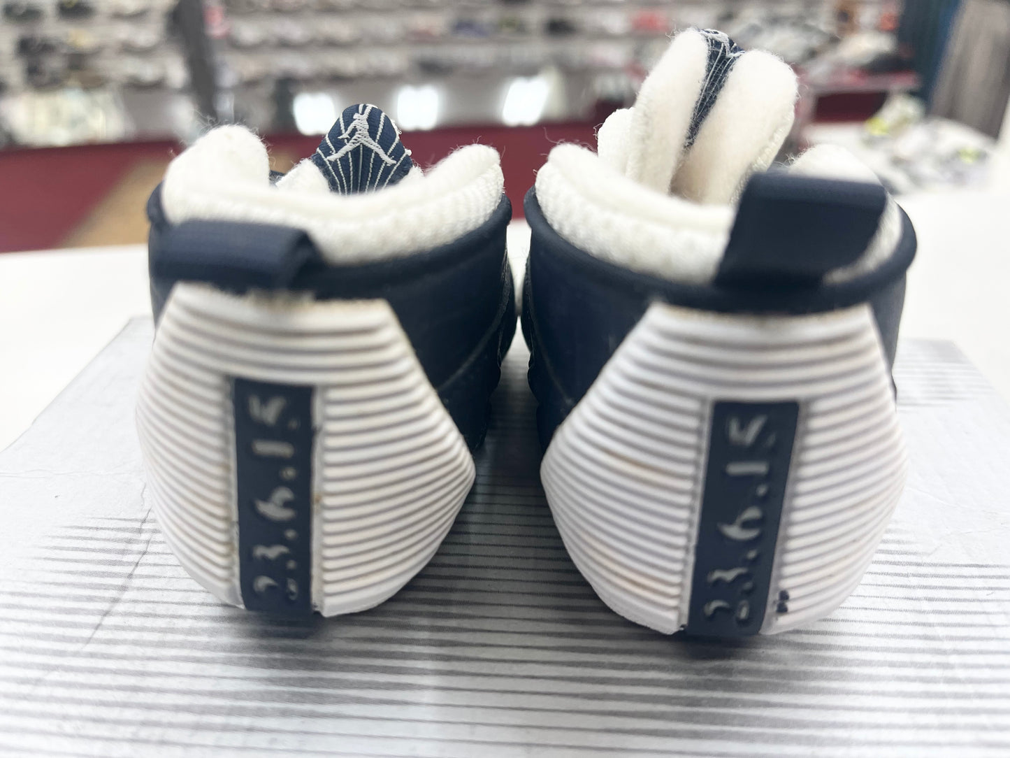 SZ 1C. 2000 Baby Jordan XV Obsidian.
