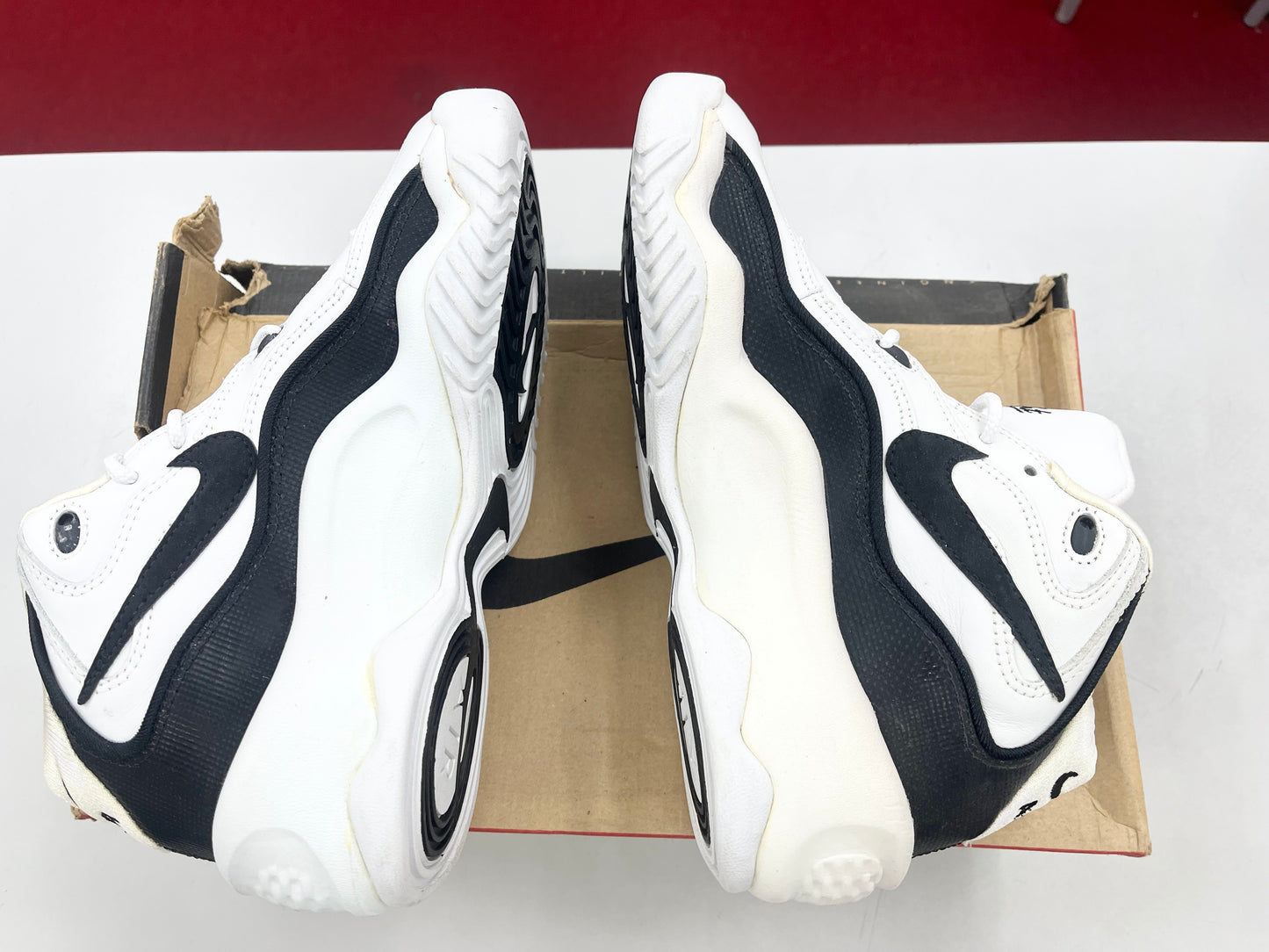 SZ 10.5 Men. 1996 Nike Air Flight White/Black.