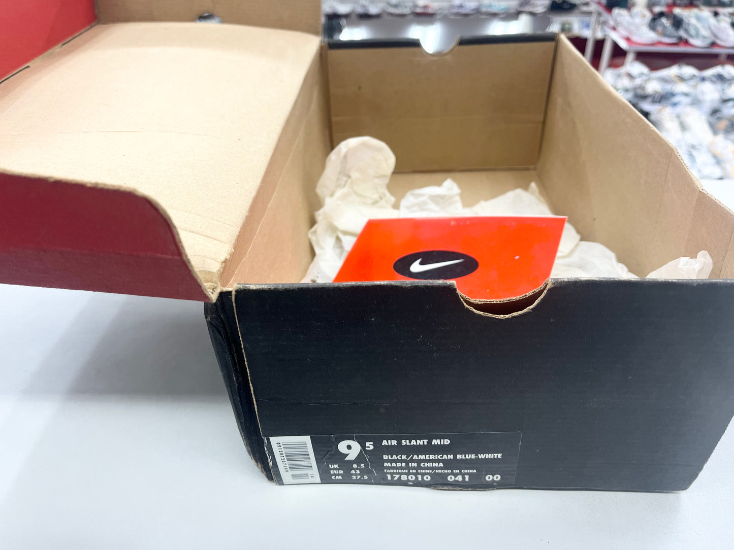 SZ 9.5 Men. 1996 Nike Air Slant Mid.