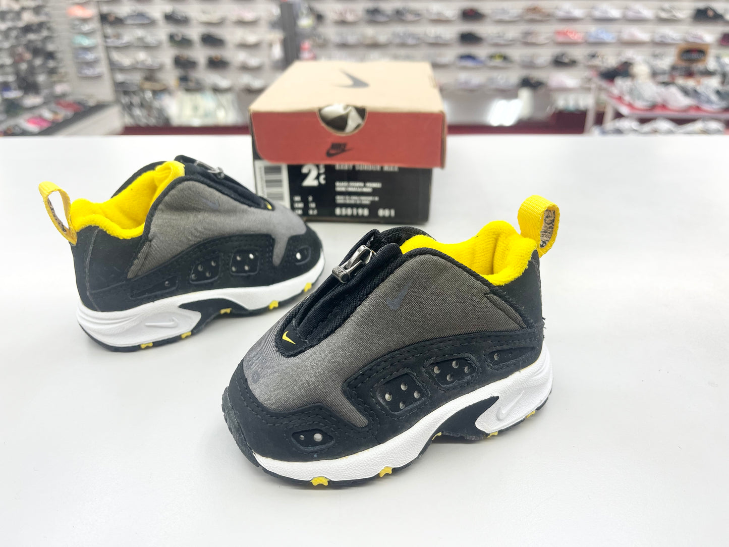 SZ 2.5C. 1999 Baby Nike Sunder Max.