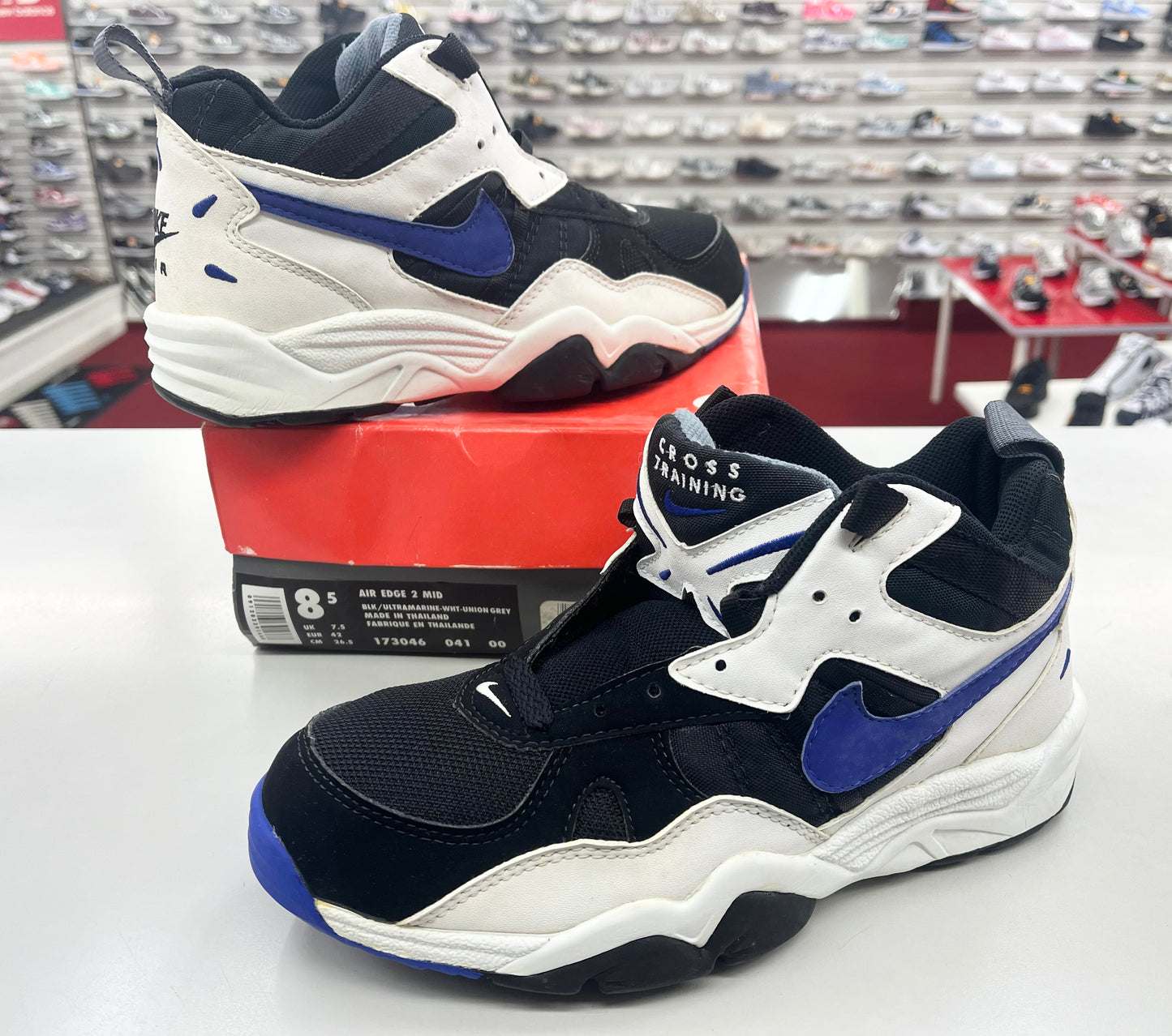 SZ 8.5 Men. 1994 Nike Air Edge 2 Mid Royals.