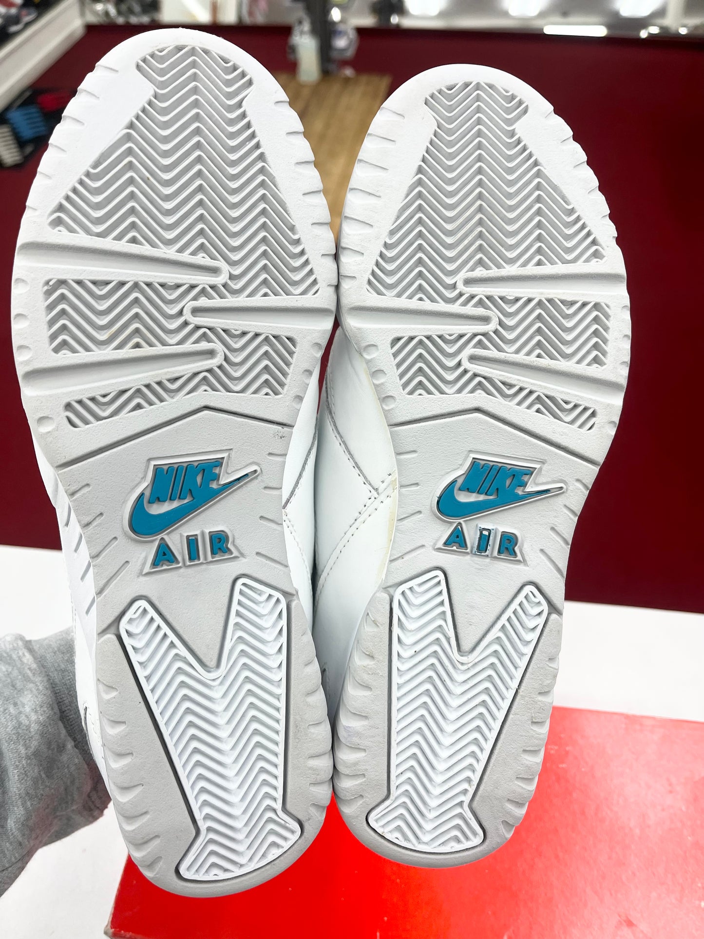 SZ 9 Men. 1991 Nike Air Tour Challenge.