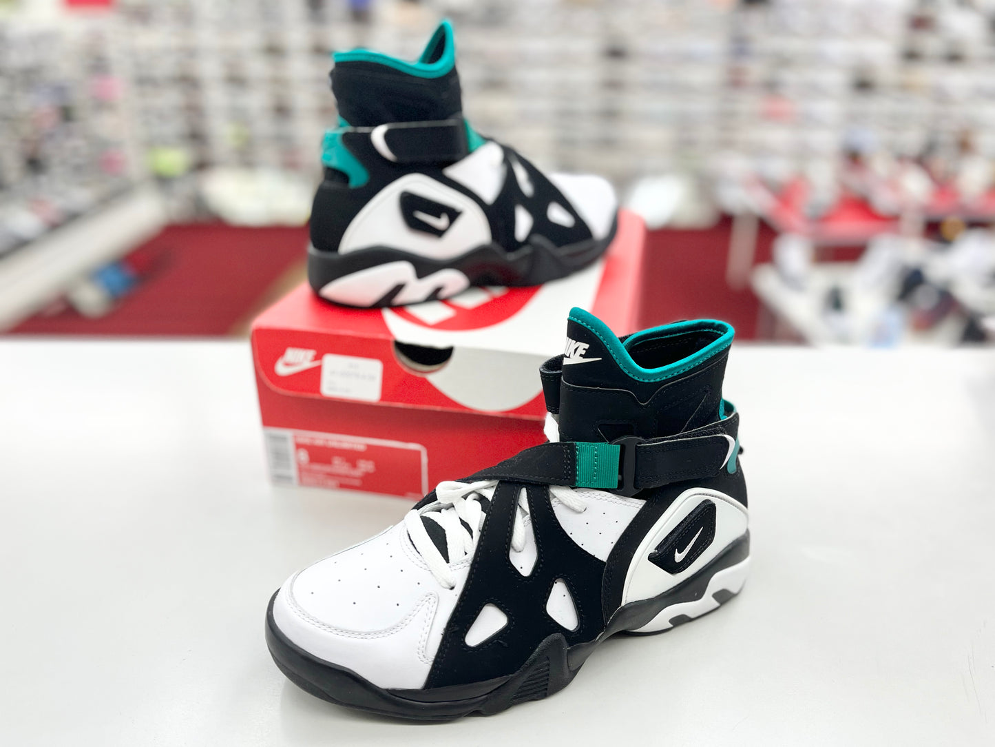 SZ 8 Men. 2016 Nike Air Unlimited David Robinson.
