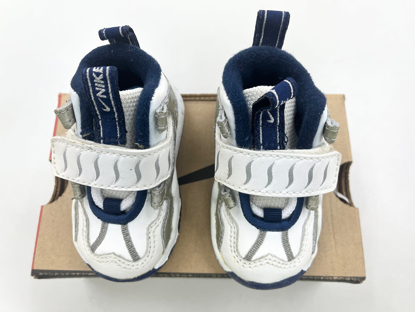 SZ 2C. 1997 Baby Nike Diamond Turf Deion Sanders.