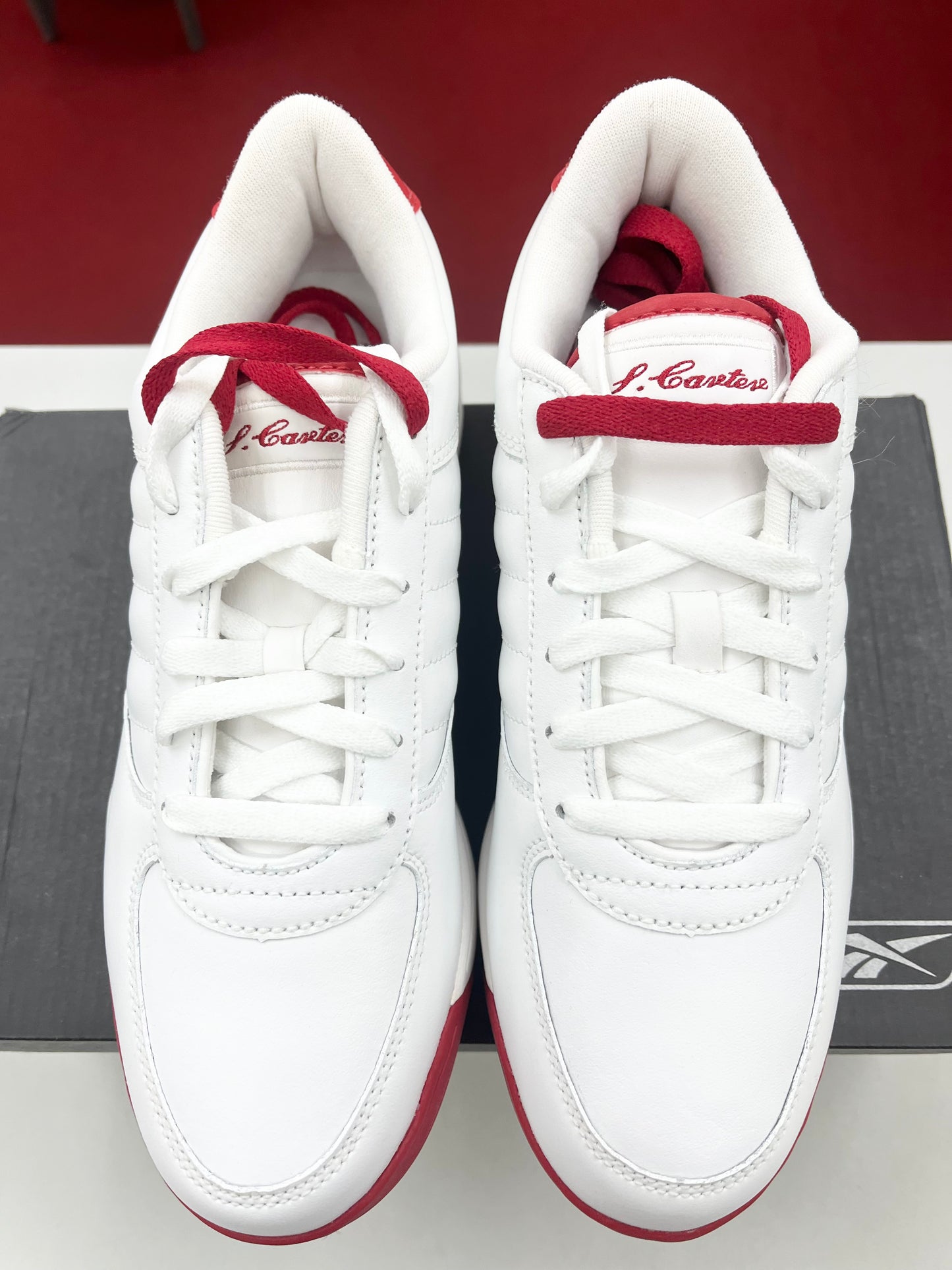SZ 5.5Y. Kids Reebok S. Carter Bball Low Valentine.