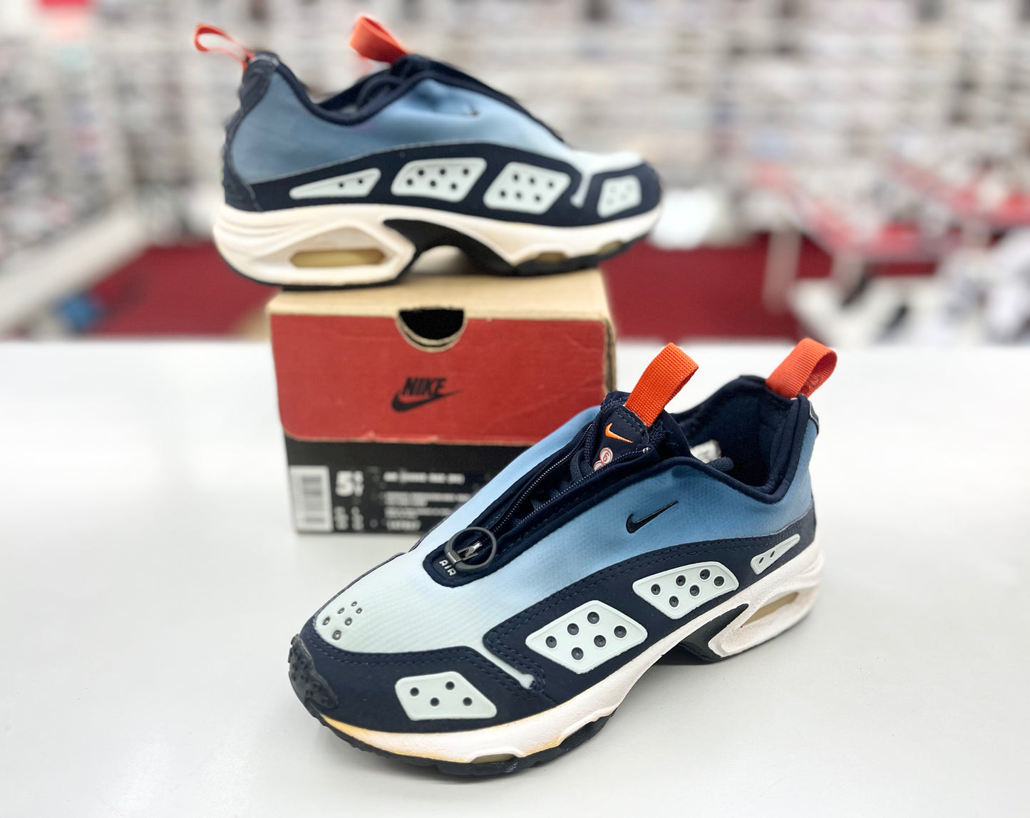 SZ 5.5Y. 1999 Kids Nike Air Sunder Max.