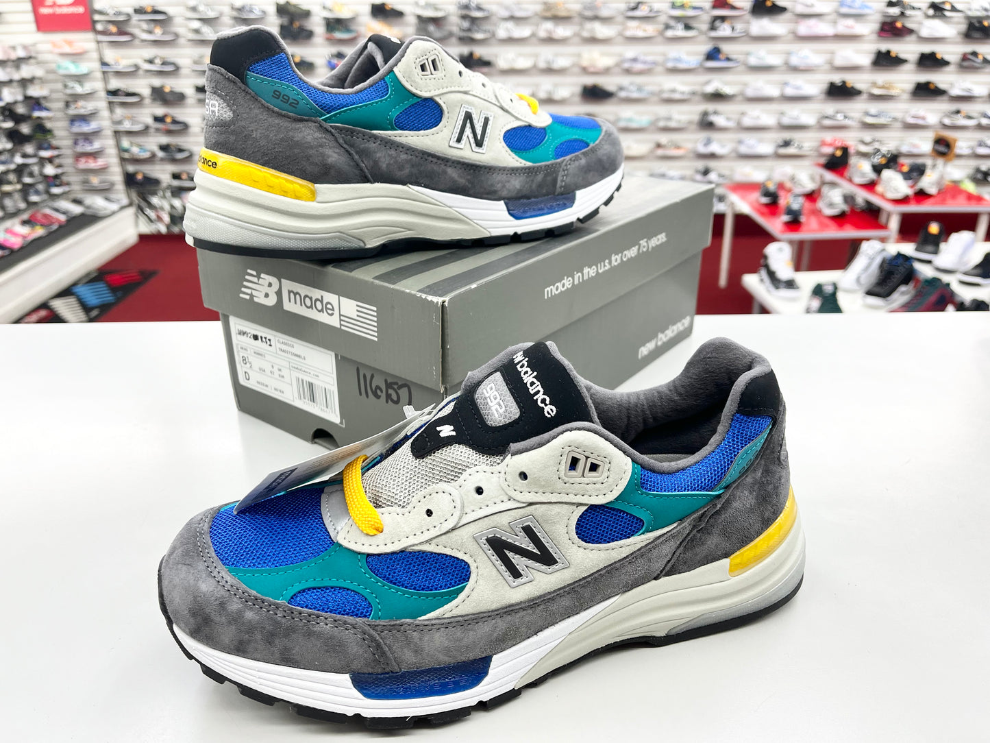 SZ 8.5 Men. New Balance 992RR