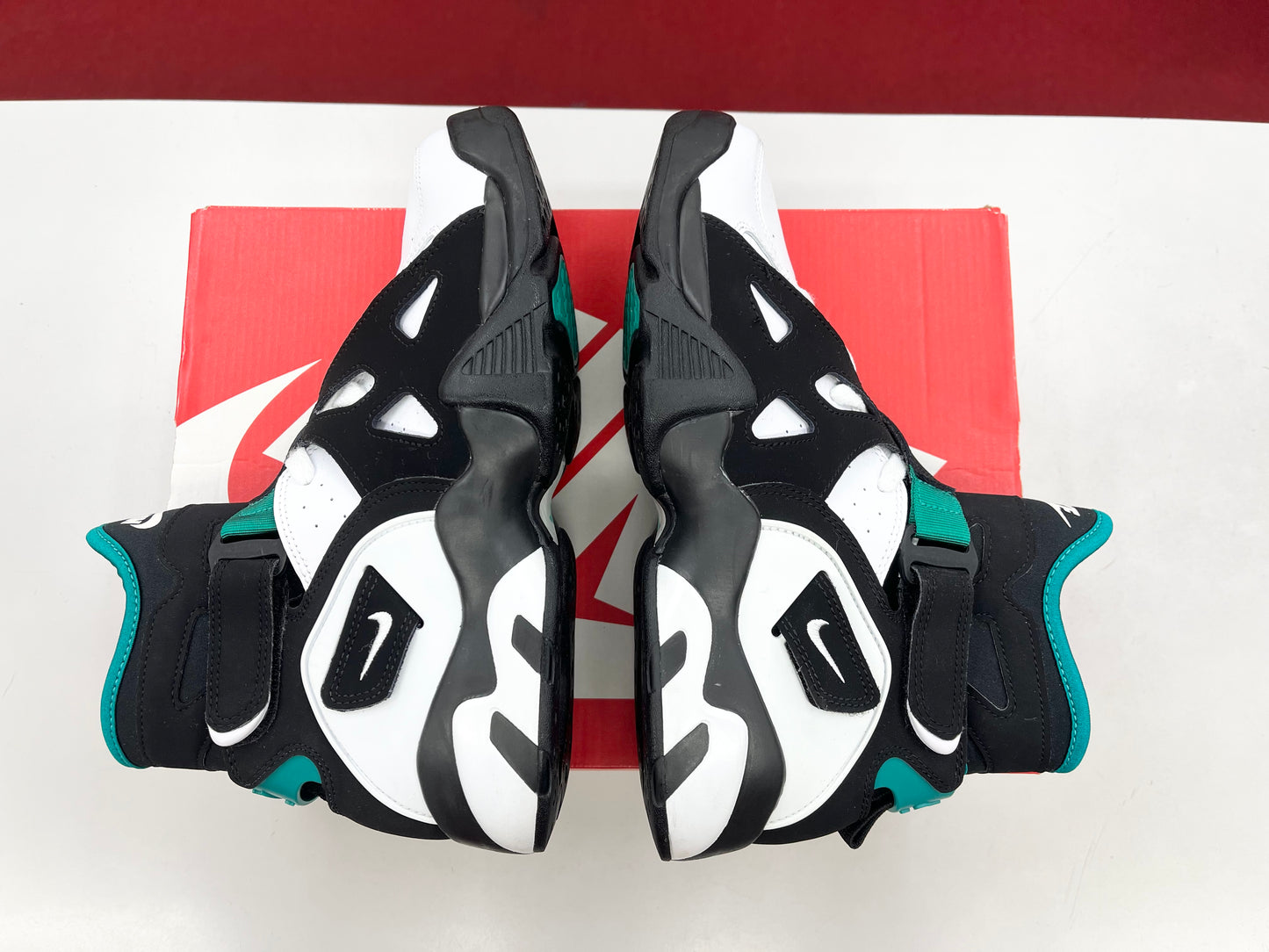 SZ 8 Men. 2016 Nike Air Unlimited David Robinson.