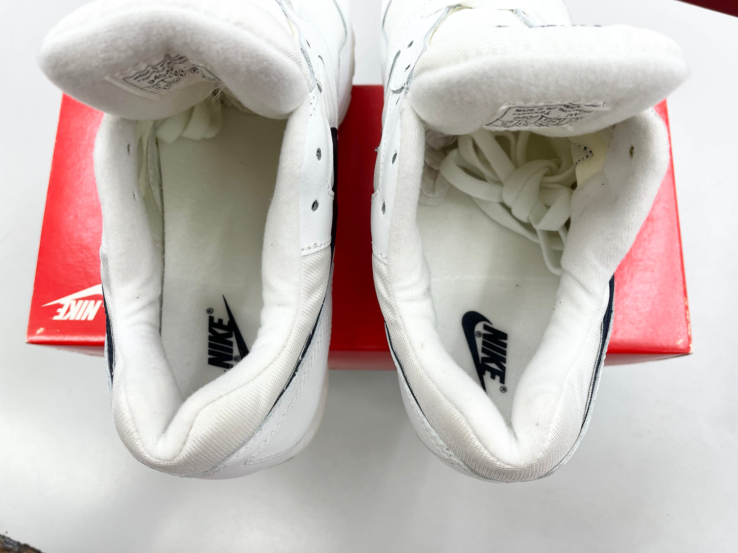 SZ 9 Men. 1994 Nike Decade Heaven Gate.