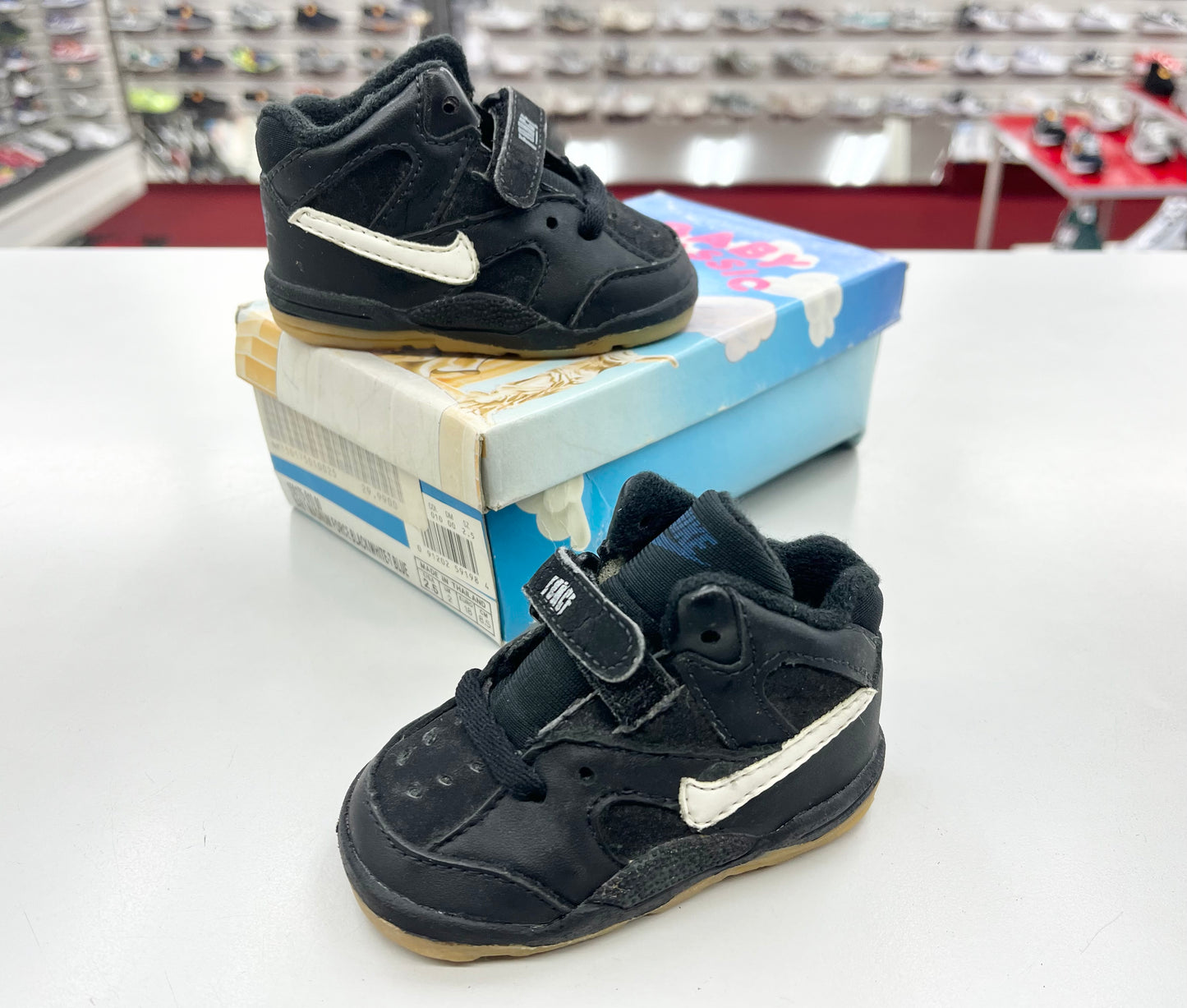SZ2.5C. 1992 Baby Nike Magnum Force.