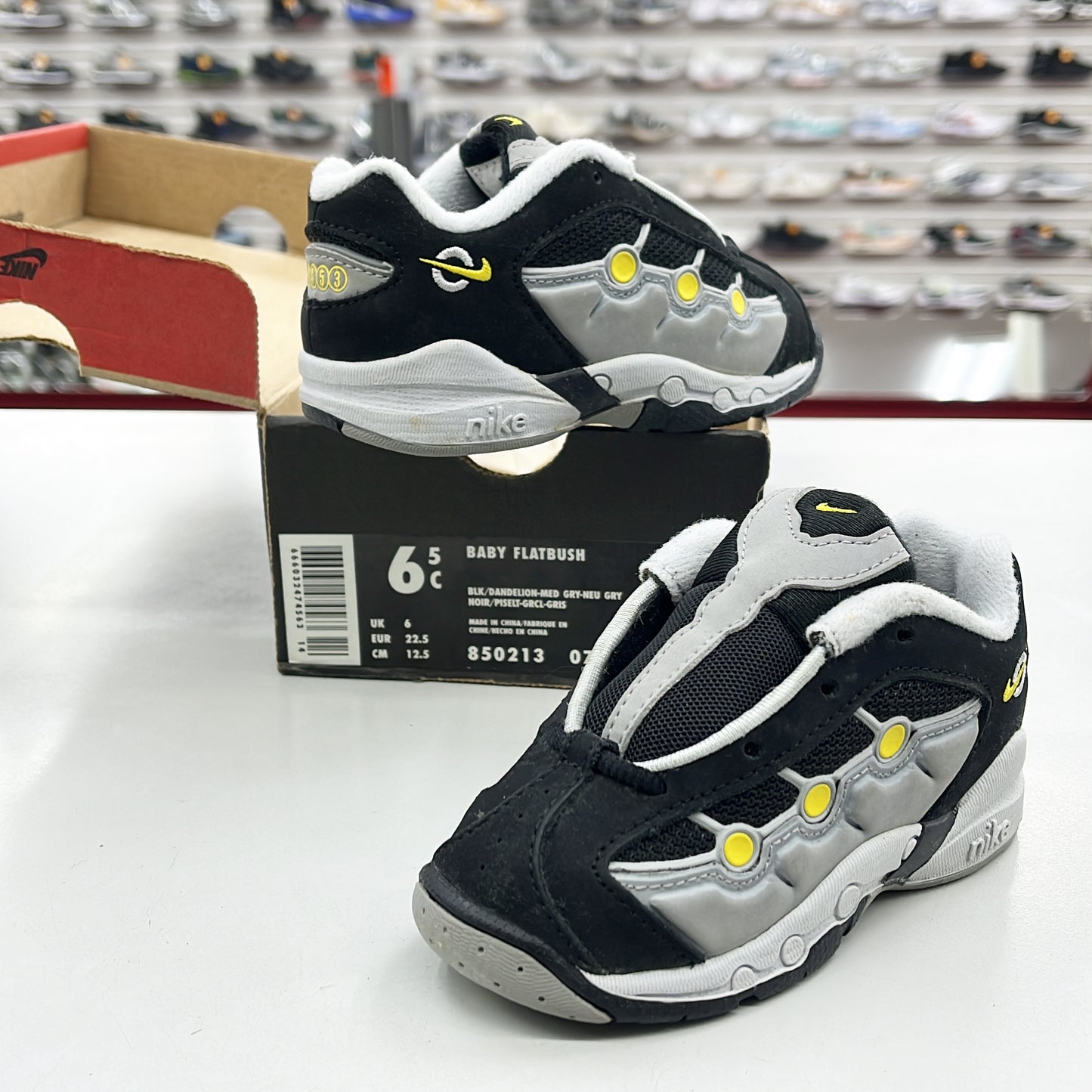 SZ 6.5C. 1999 Baby Nike Flatbush.