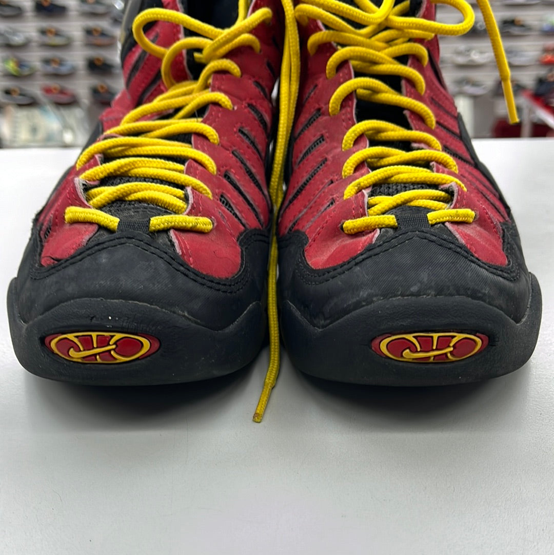 SZ 8 Men. 1996 Nike Air Bakin. PreOwned.