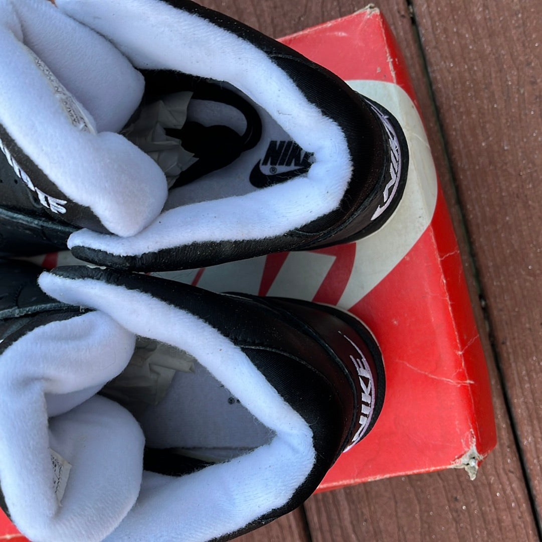 SZ 8.5 Men. 1991 DS Nike Court Force Mid.