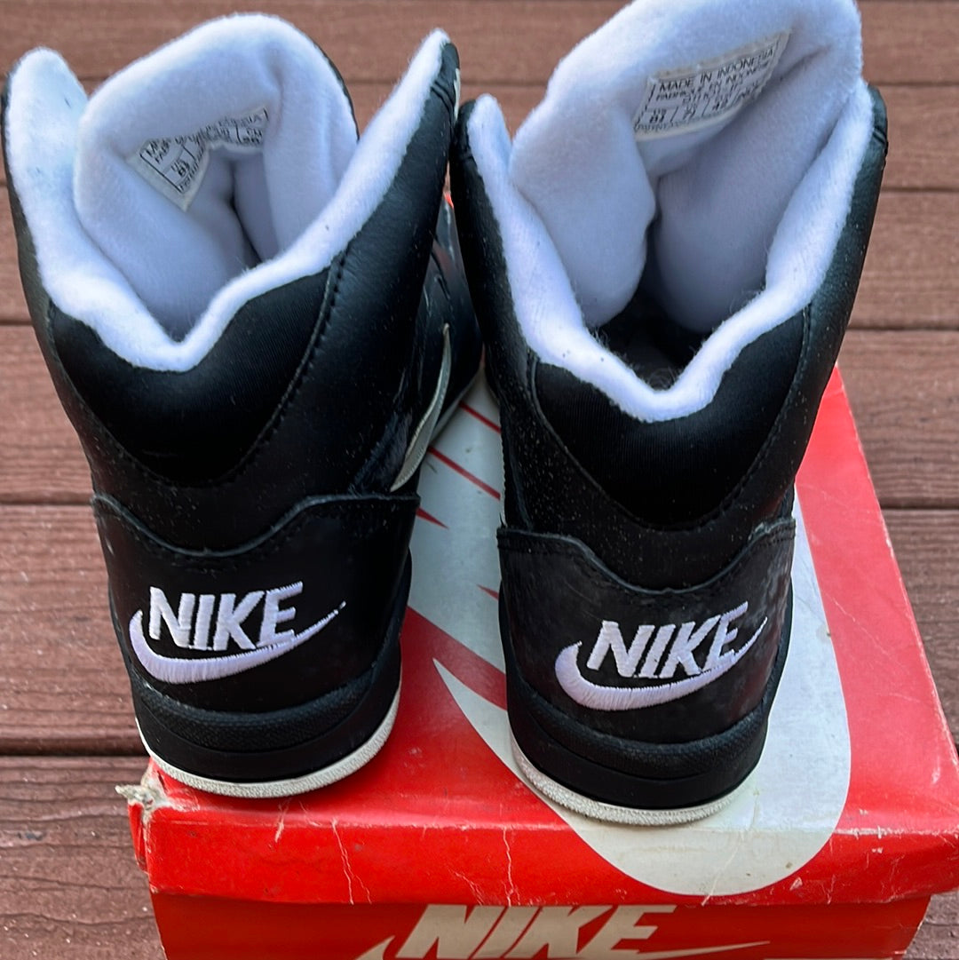 SZ 8.5 Men. 1991 DS Nike Court Force Mid.