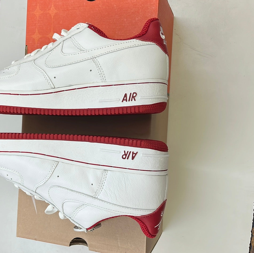SZ 10.5 Men. 2001 Nike AF1 low.