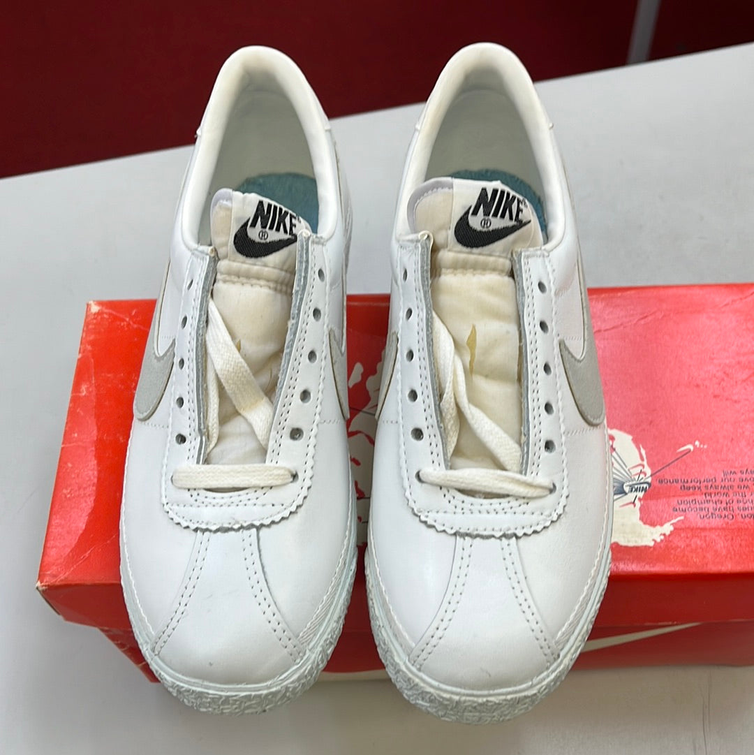 SZ 3.5Y. 1981 Nike Bruin Leather GS.