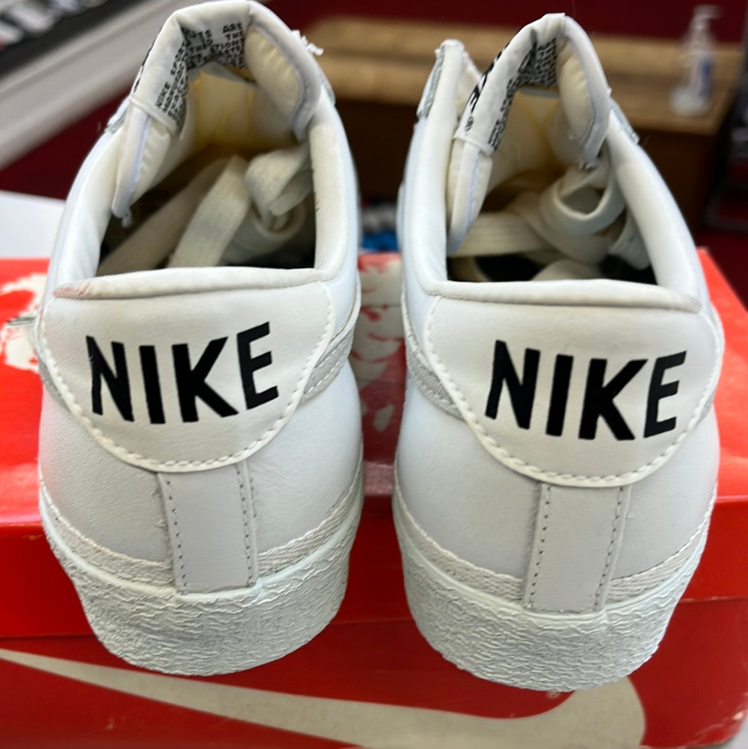 SZ 3.5Y. 1981 Nike Bruin Leather GS.