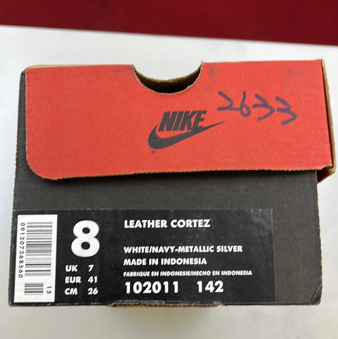 SZ 8 Men. 1996 Nike Leather Cortez.
