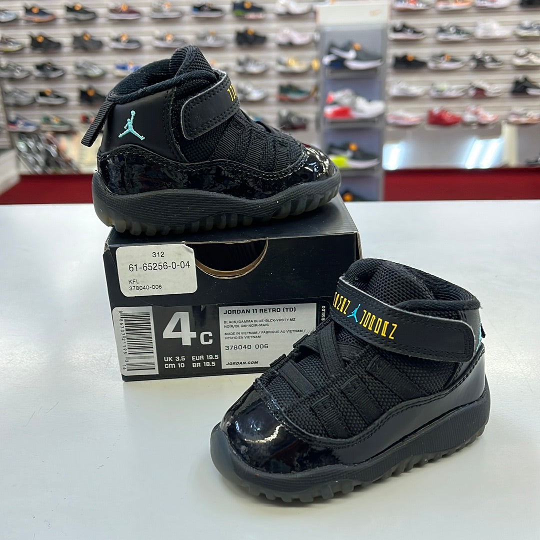 SZ 4C. 2013 PreOwned Jordan 11 Gamma Blue.