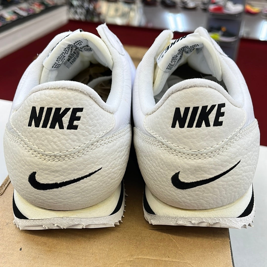 SZ 9.5 Men. 1996 Nike Leather Cortez Jewels.