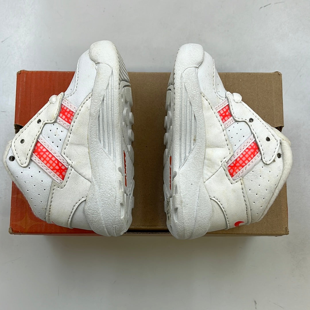 SZ 2C. 2003 Baby Nike Trainer SC Hi.