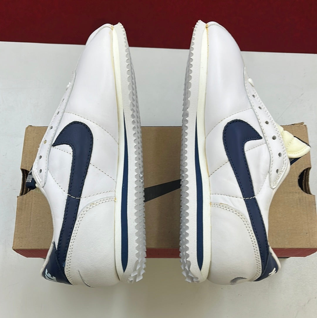 SZ 8 Men. 1996 Nike Leather Cortez.