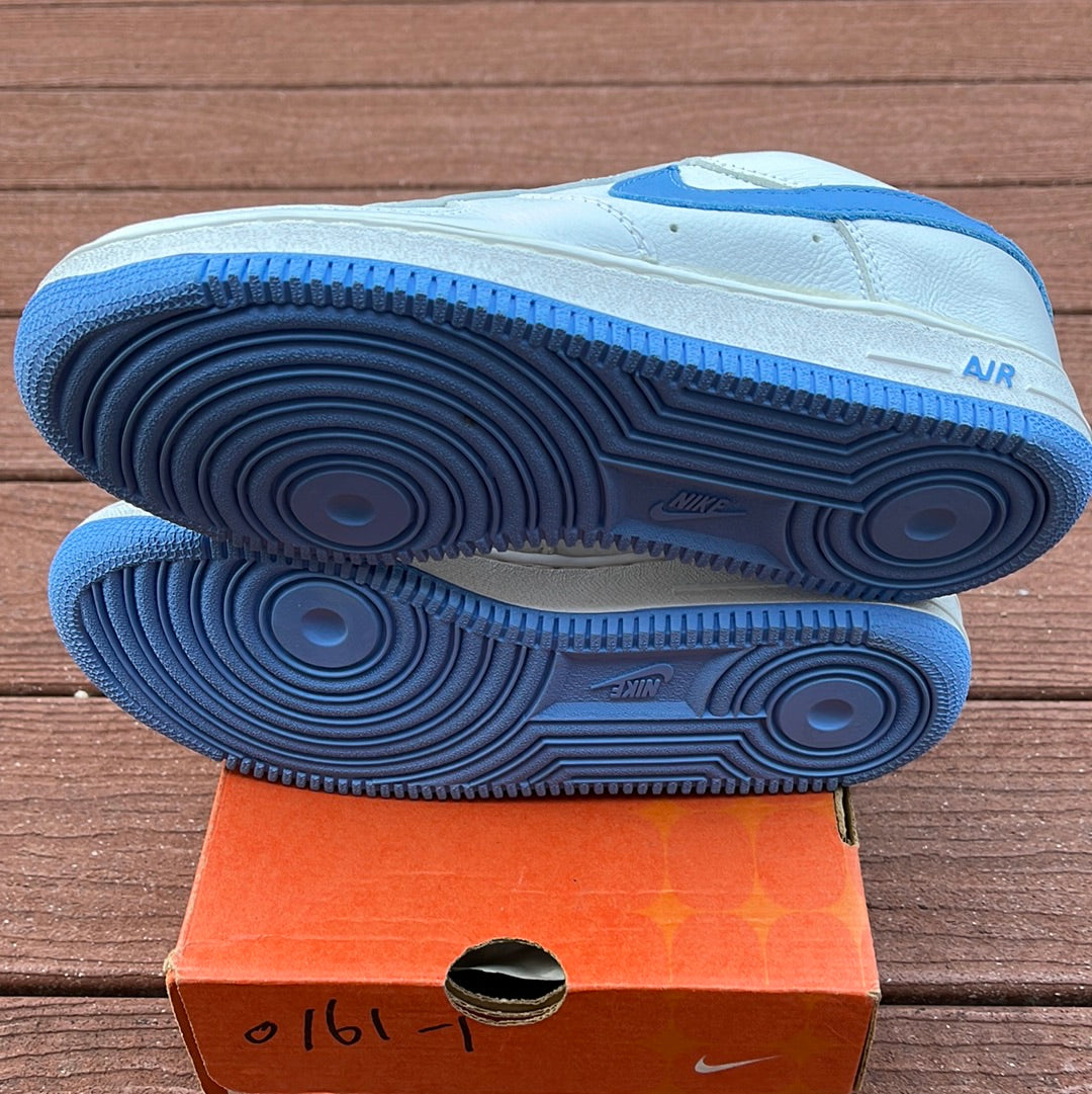 SZ 5.5Y. 1999 Nike AF1 low Columbia blue