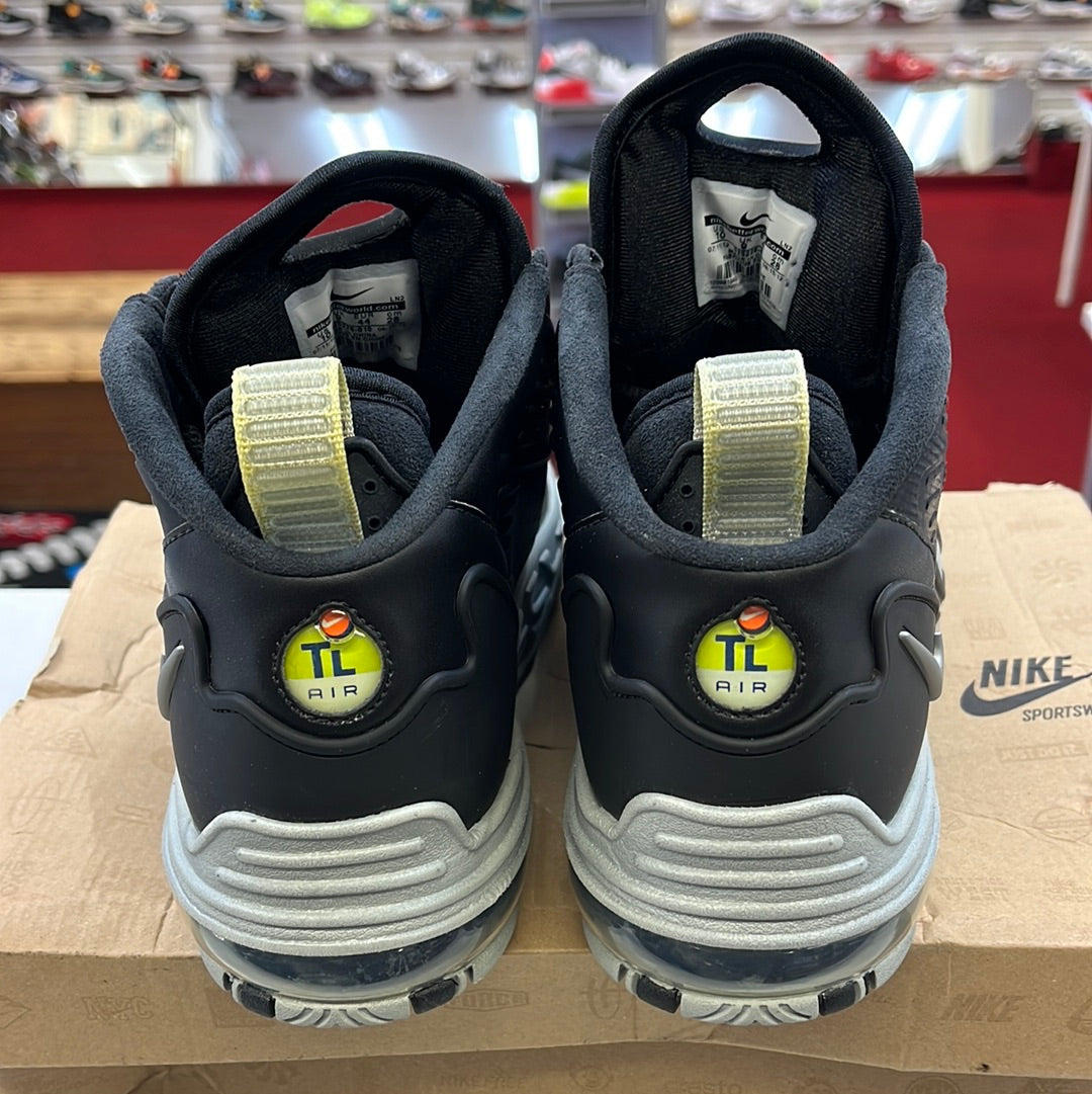 SZ 10 Men. 2012 Nike Air Max Pillar.