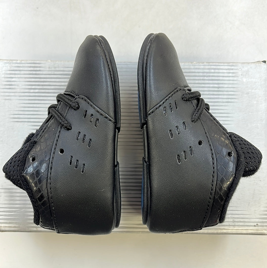SZ 2C. 2002 Newborn Jordan XVII low