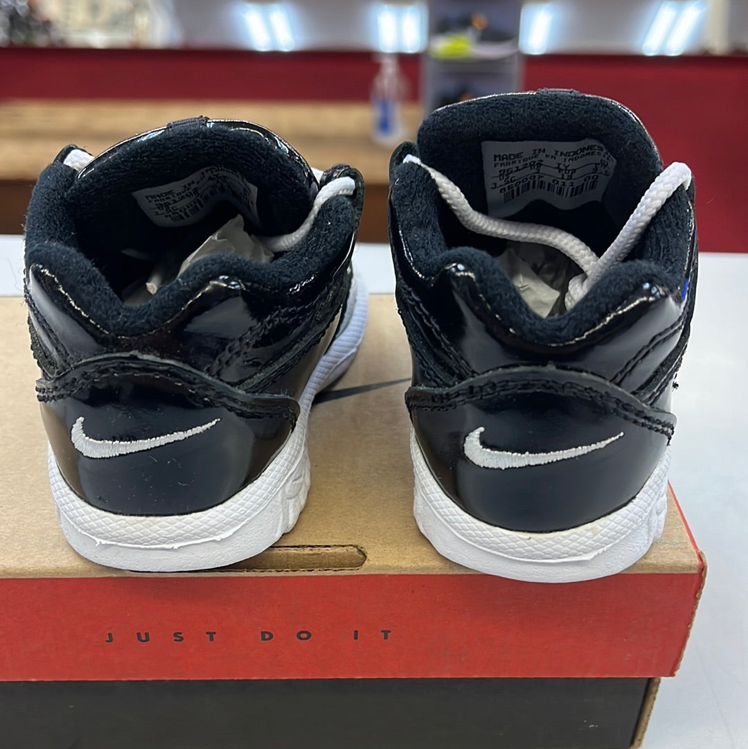 SZ 3.5C. 1996 Baby Nike Trainer Point.