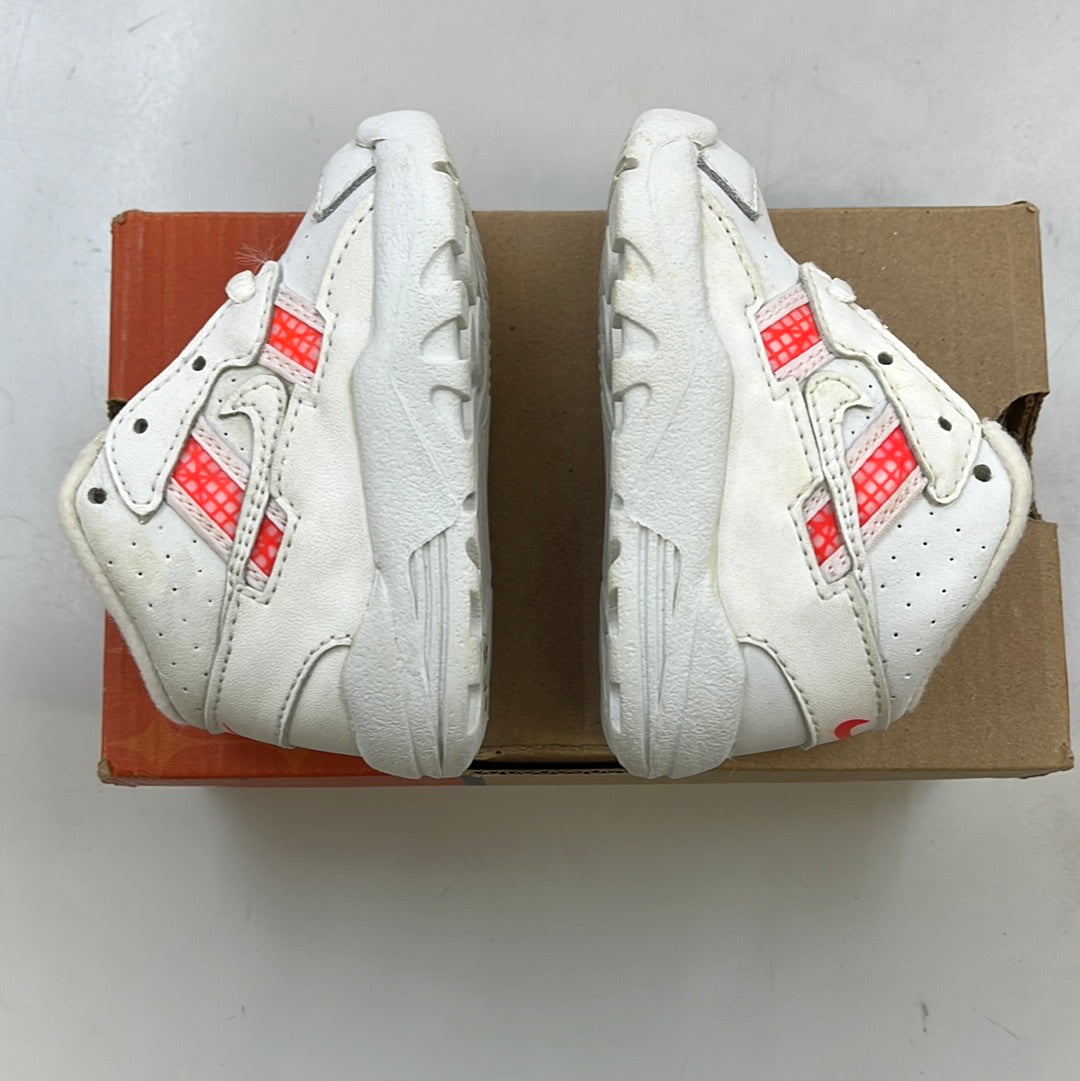 SZ 2C. 2003 Baby Nike Trainer SC Hi.