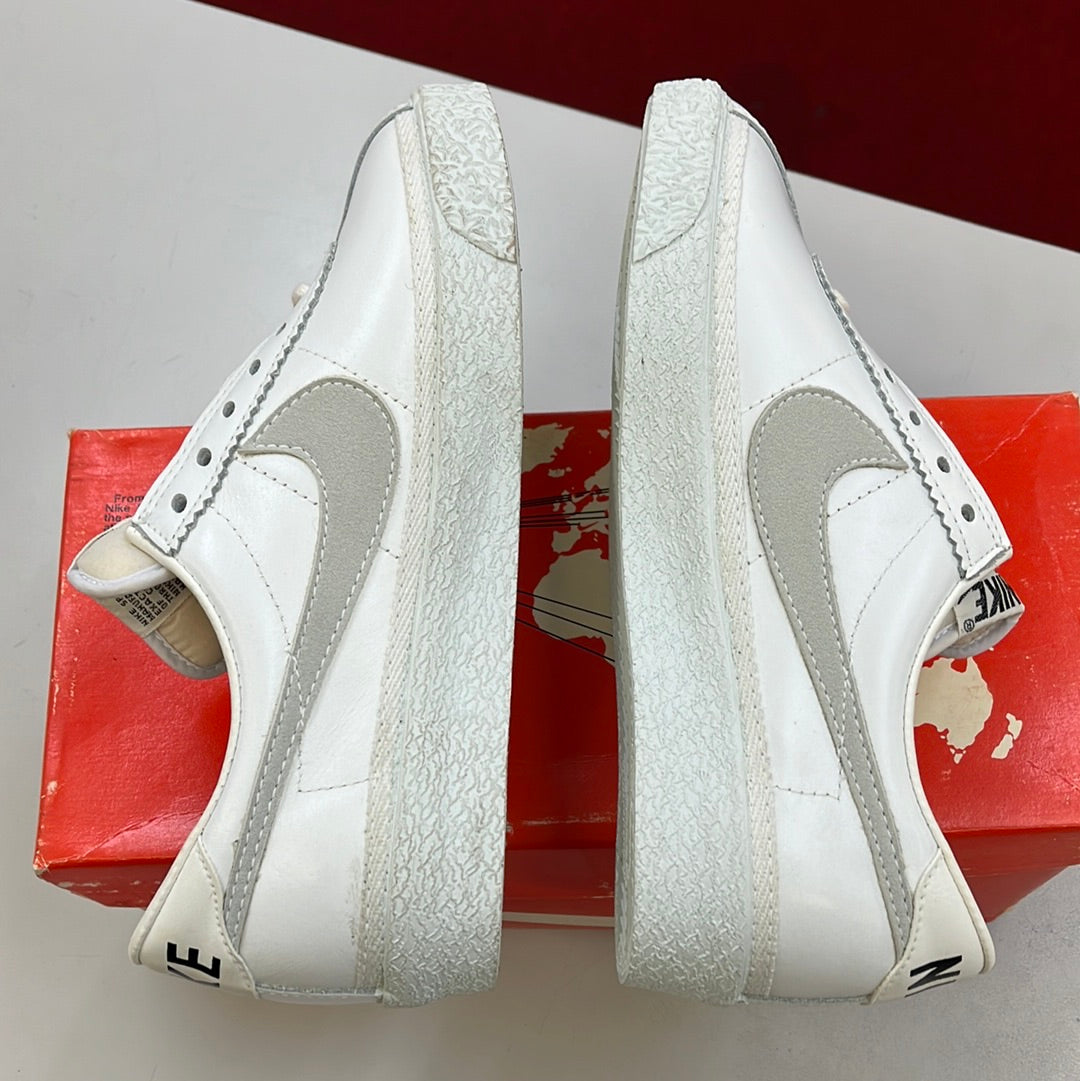 SZ 3.5Y. 1981 Nike Bruin Leather GS.