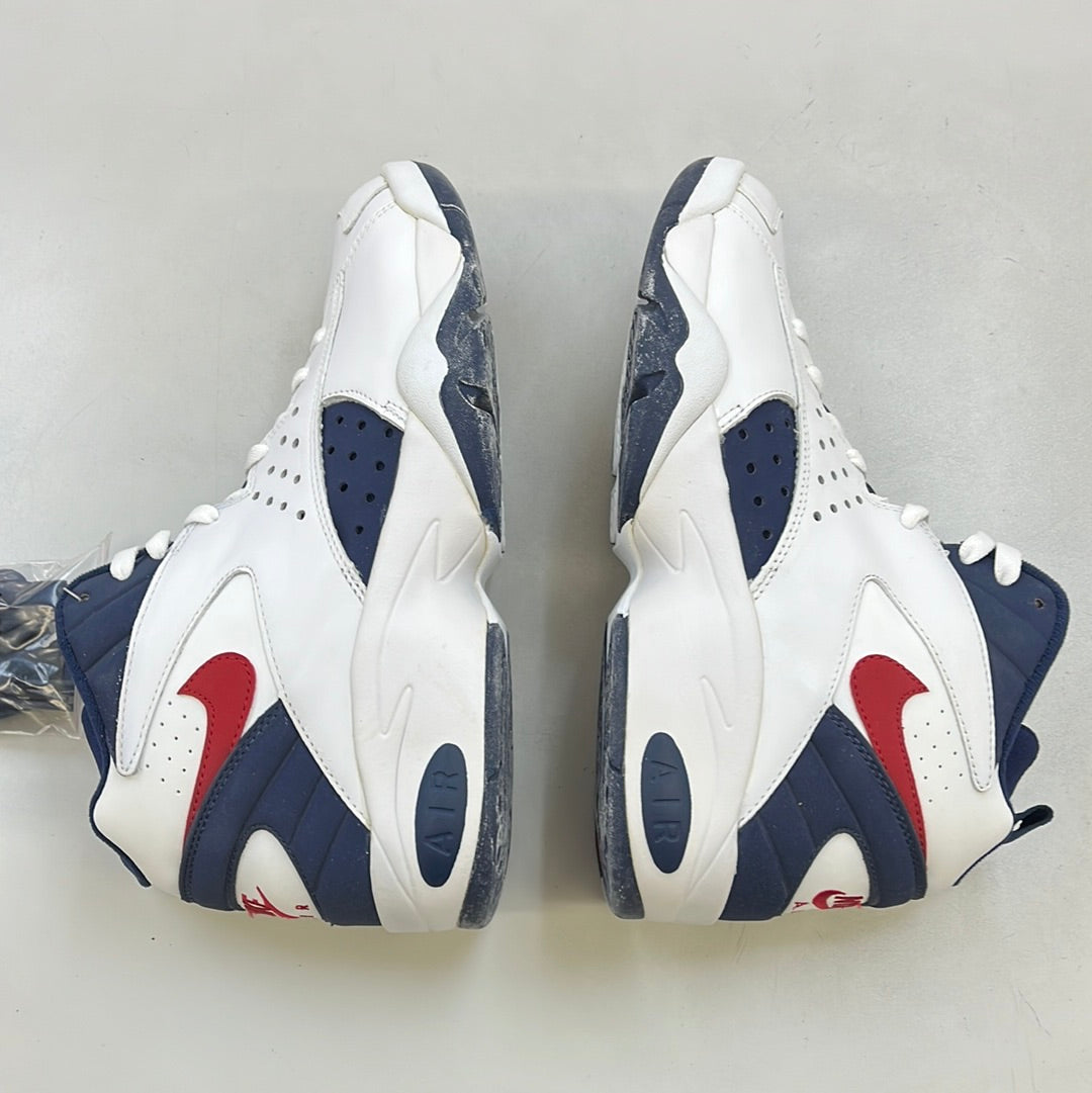 SZ 9 men. 2004 Nike air maestro aka Pippen