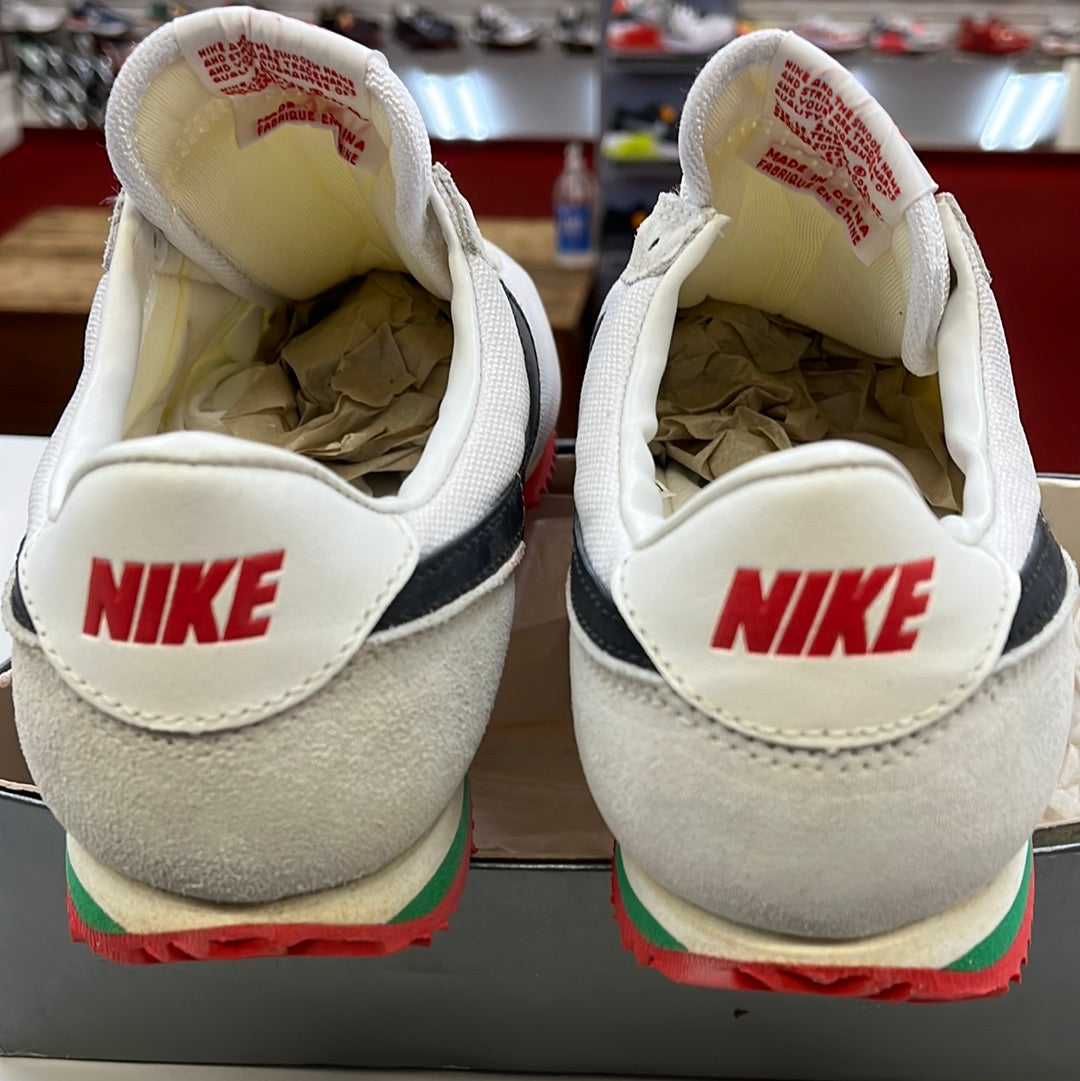 SZ 7.5 men. 1993 Nike Cortez II Cali