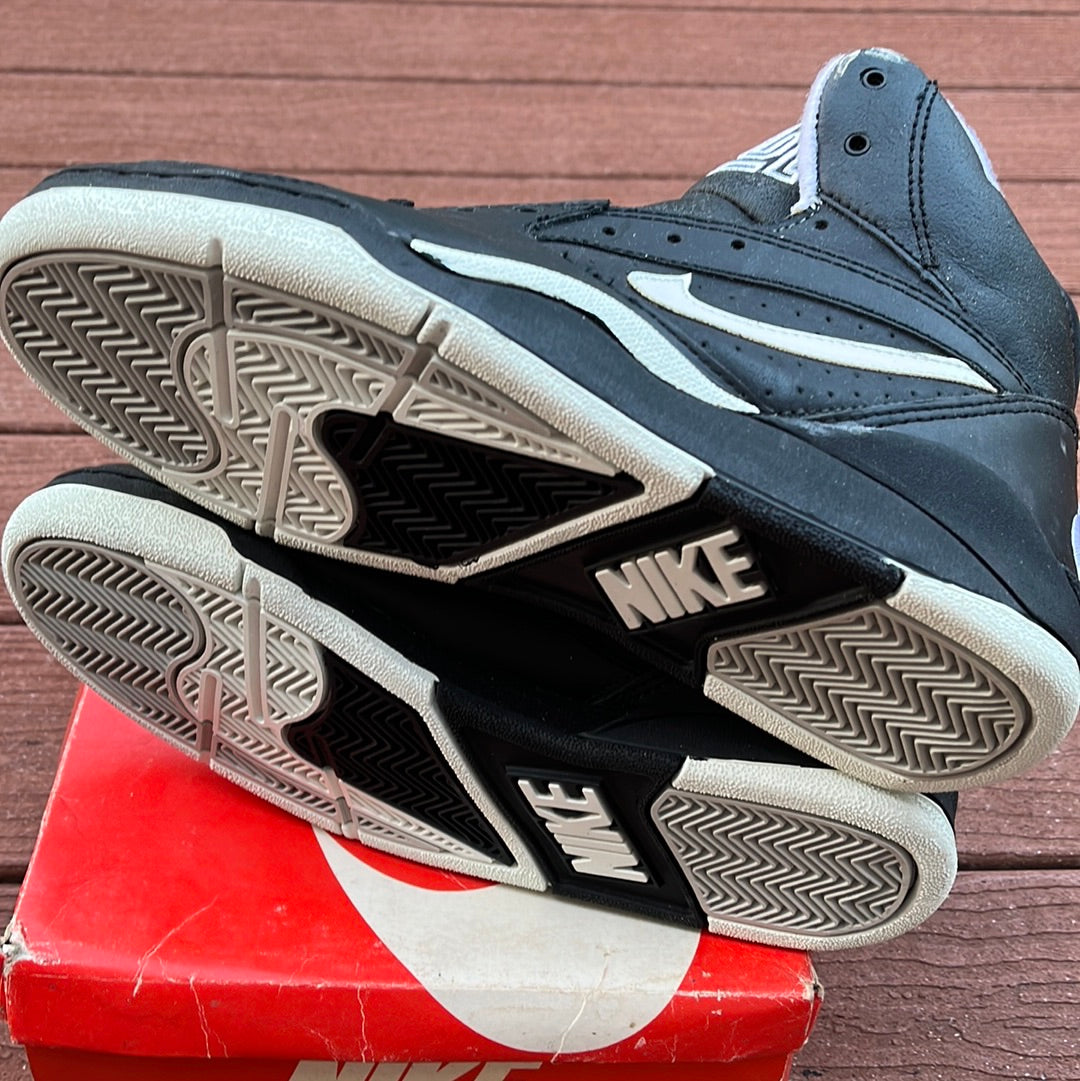 SZ 8.5 Men. 1991 DS Nike Court Force Mid.