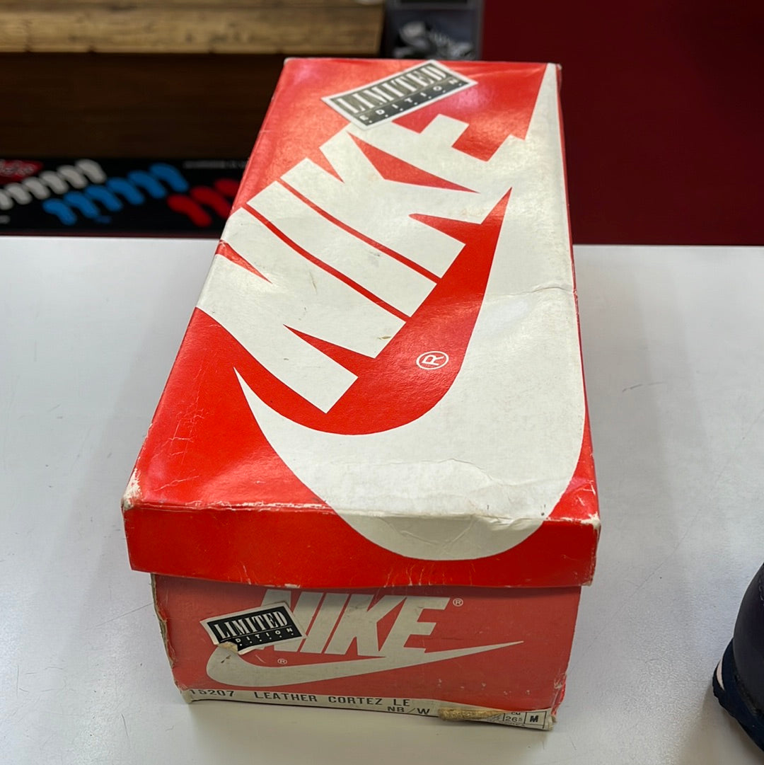 SZ 8.5 men. 1990 Nike Leather Cortez Limited.